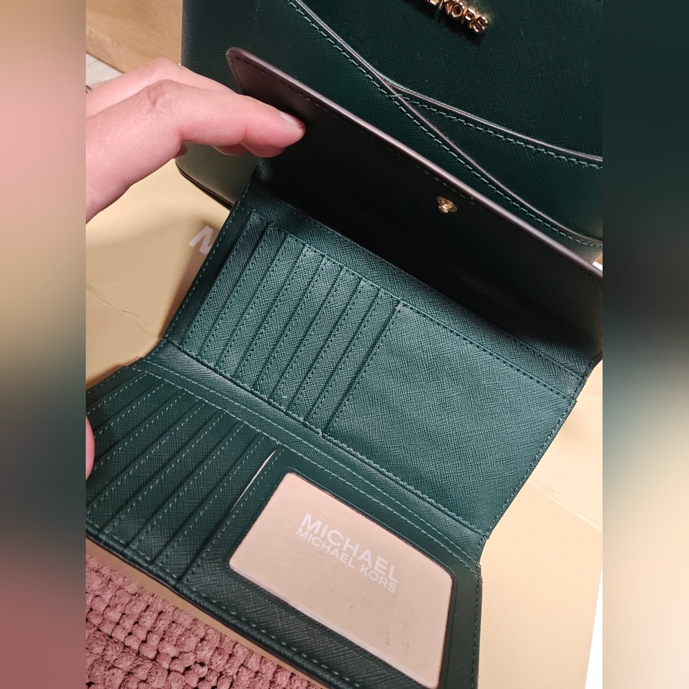 NEW Michael Kors Green Crossbody purse with wallet - Picture 3 of 5